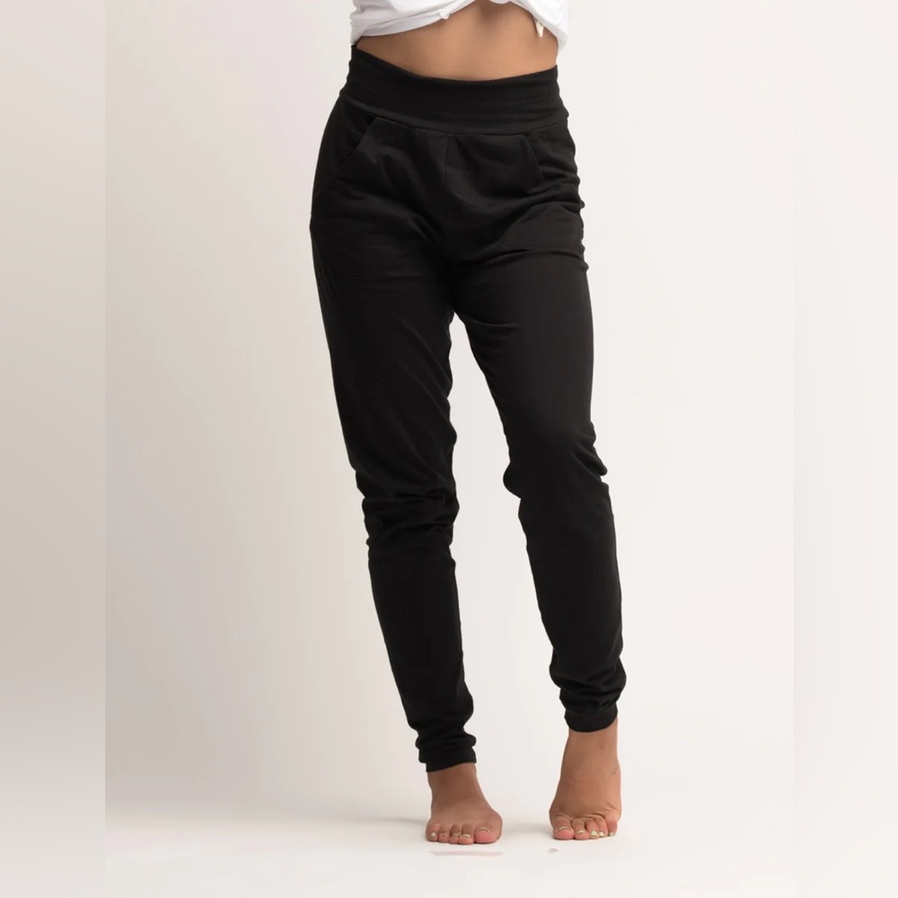 Organic Cotton Move Free Yoga pants NWT